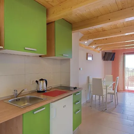 1 Bedroom Lovely In Lejlighed Pula
