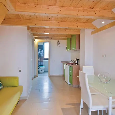 1 Bedroom Lovely In *